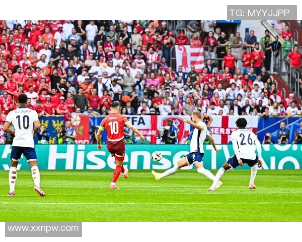 英格兰足球队在欧洲锦标赛中获得胜利，晋级四强